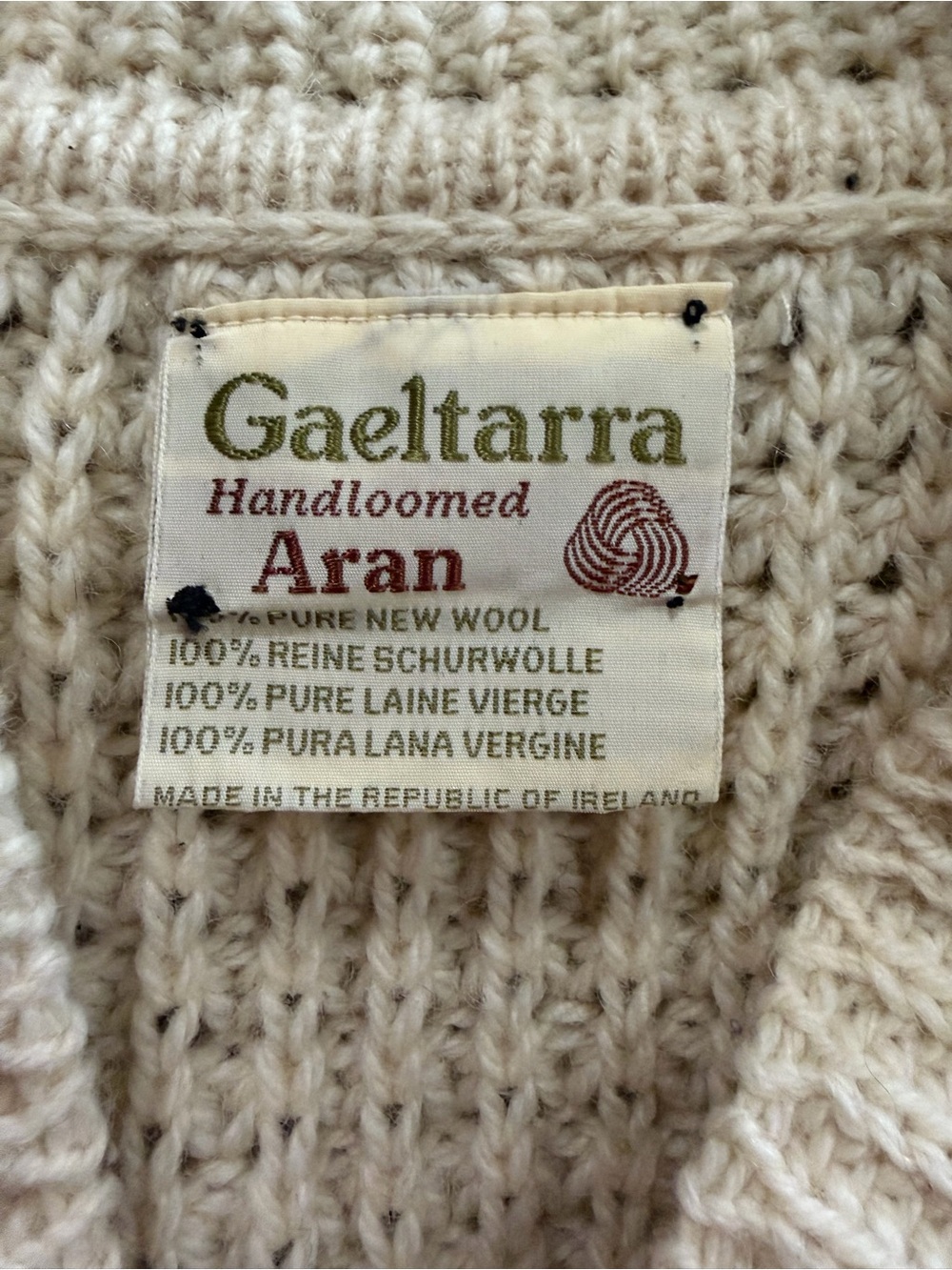 Gaeltarra Vintage Aran Irish Handloomed Pure Wool Fisherman Cardigan Sweater - Picture 8 of 9